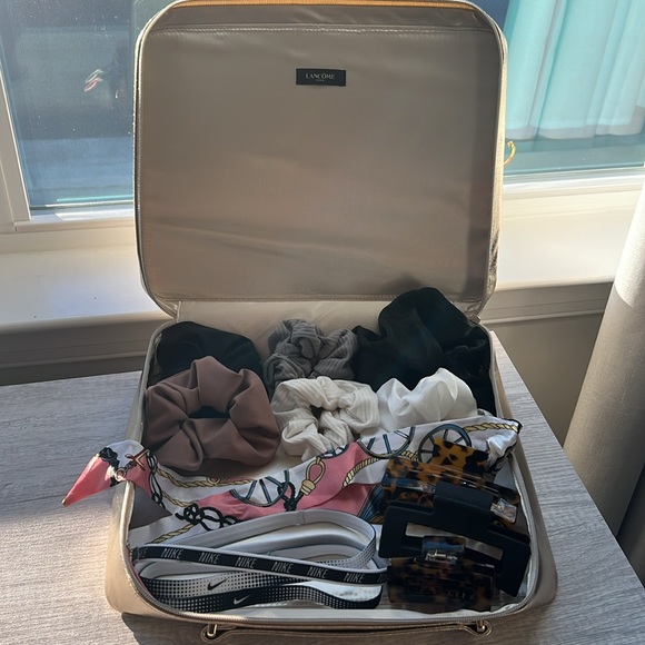 Hair accessories - Picture 2 of 4